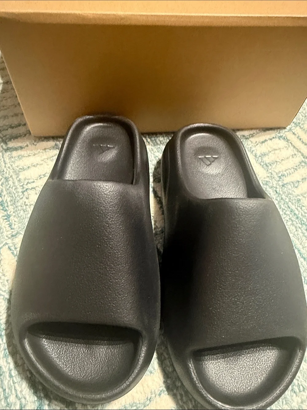 Yeezy slide by Adidas size 7 M or 8.5 w new in box